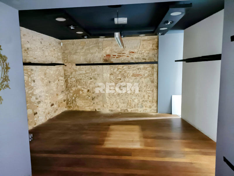 Local commercial - 310 m²