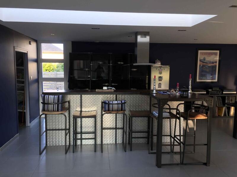 Maison - 222 m² - 6 pièces