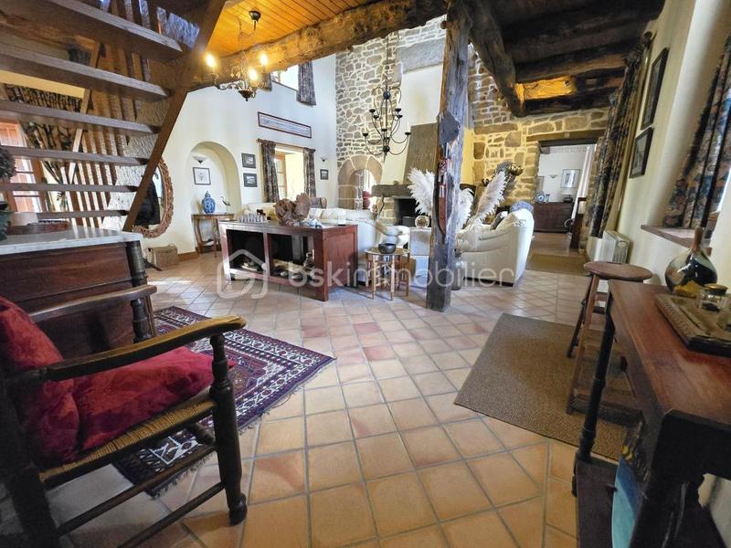 Longère - 182 m² - 6 pièces