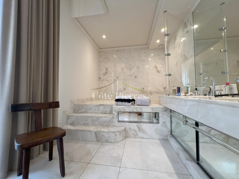 Appartement - 162 m² - 5 pièces