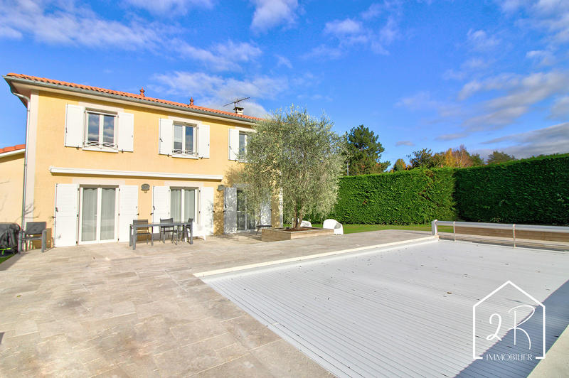 Maison - 140 m² - 5 pièces