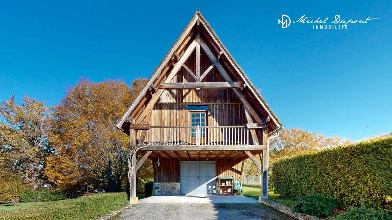 Maison - 200 m² - 8 pièces