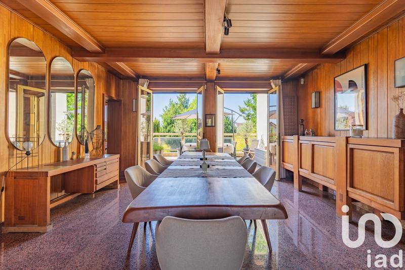 Maison - 250 m² - 7 pièces