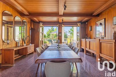 Maison - 250 m² - 7 pièces