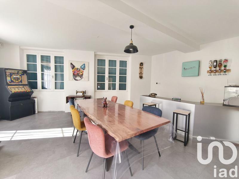 Maison - 250 m² - 7 pièces