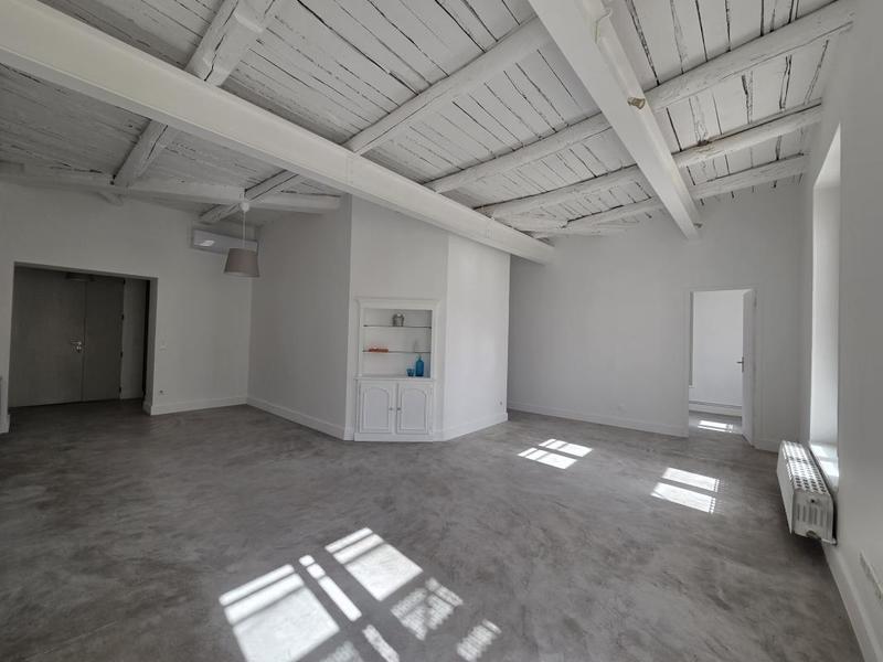 Appartement - 82 m² - 3 pièces