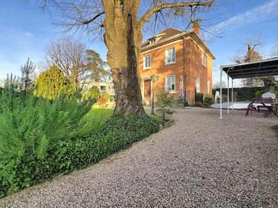 Maison - 196 m² - 8 pièces