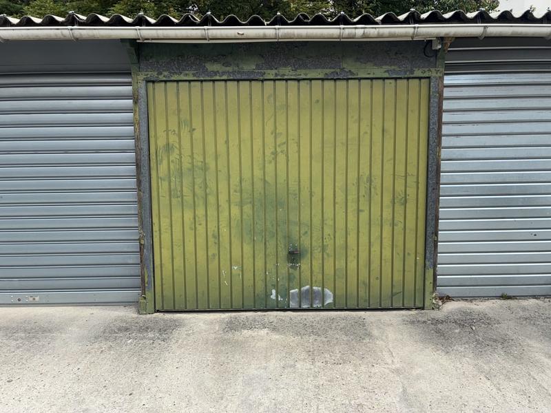 Parking / Garage - 12 m²