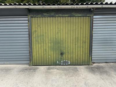 Parking / Garage - 12 m²