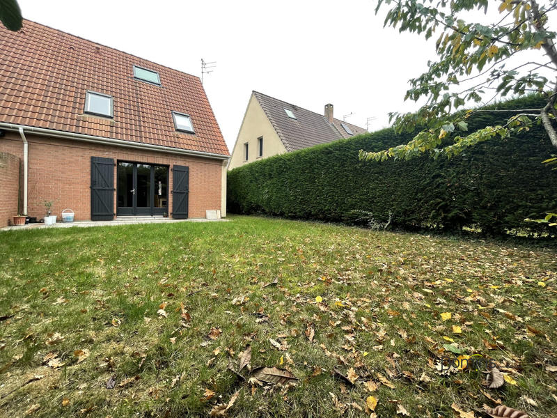 Maison - 95 m² - 5 pièces
