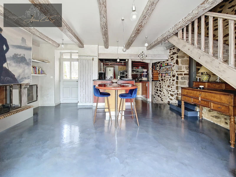 Maison - 272 m² - 6 pièces