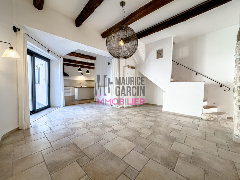 Maison - 220 m² - 9 pièces