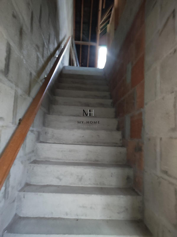 Parking / Garage - 110 m²