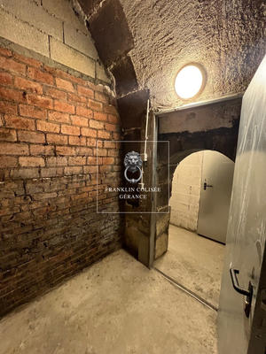 Parking / Garage - 9 m²