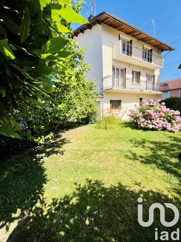 Maison - 330 m² - 13 pièces