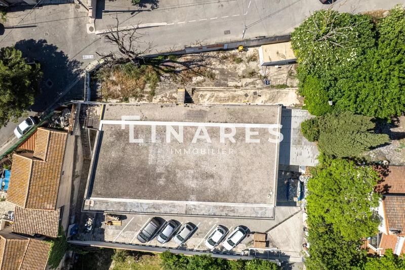 Local d'activités - 695 m² - 22 pièces