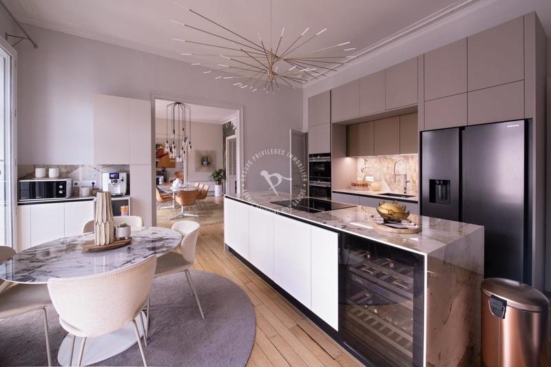 Appartement - 250 m² - 9 pièces