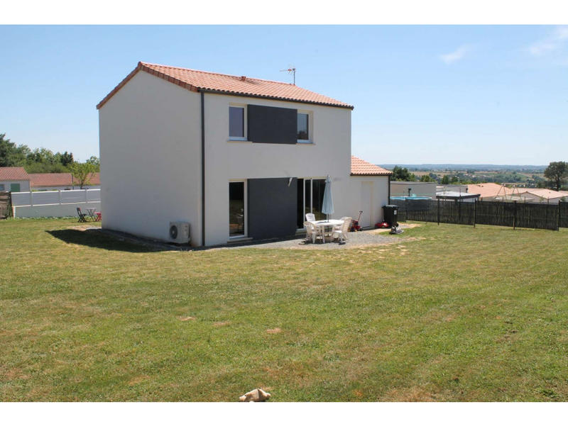 Maison - 110 m² - 6 pièces