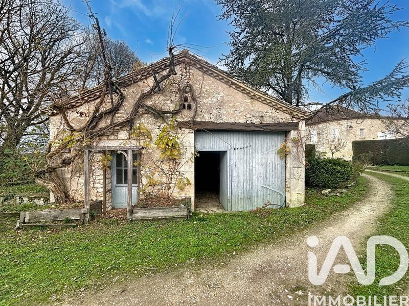 Maison - 238 m² - 7 pièces