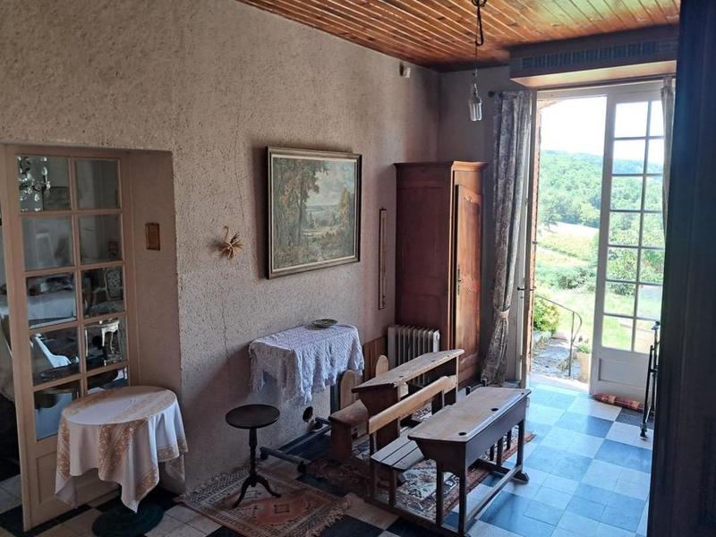 Propriété - 201 m² - 8 pièces