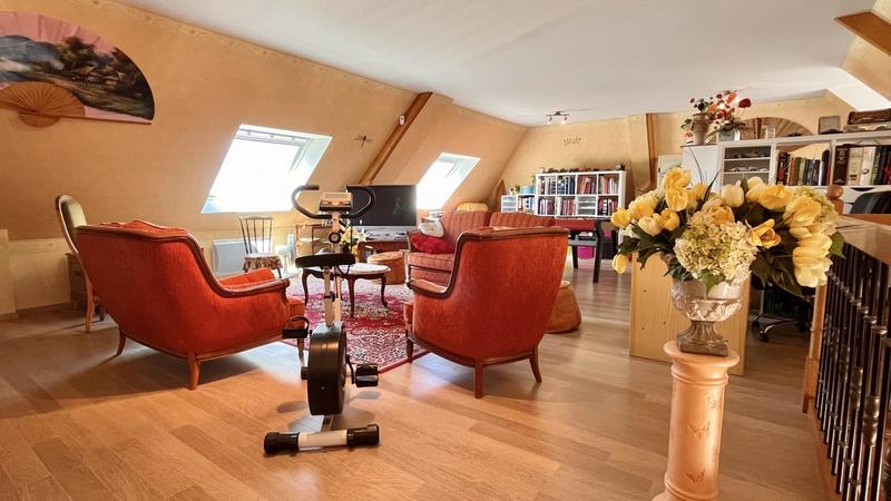 Maison - 230 m² - 6 pièces