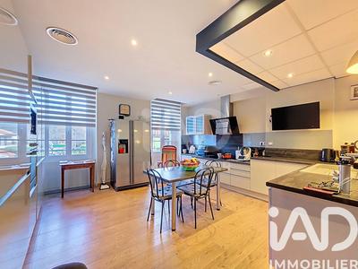 Maison - 250 m² - 8 pièces