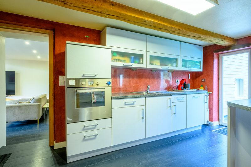 Maison - 210 m² - 6 pièces