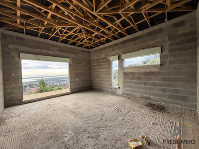 Maison - 203 m² - 5 pièces