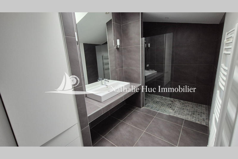 Propriété - 213 m² - 4 pièces