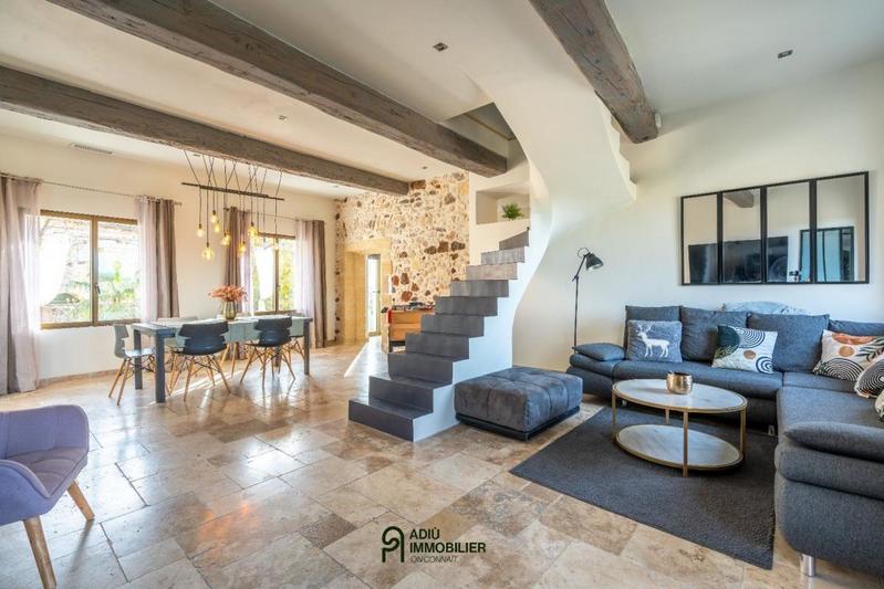 Maison de village - 262 m² - 7 pièces