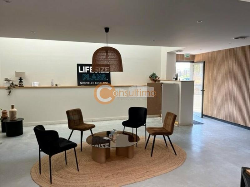 Local d'activité / Entrepôt - 222 m²
