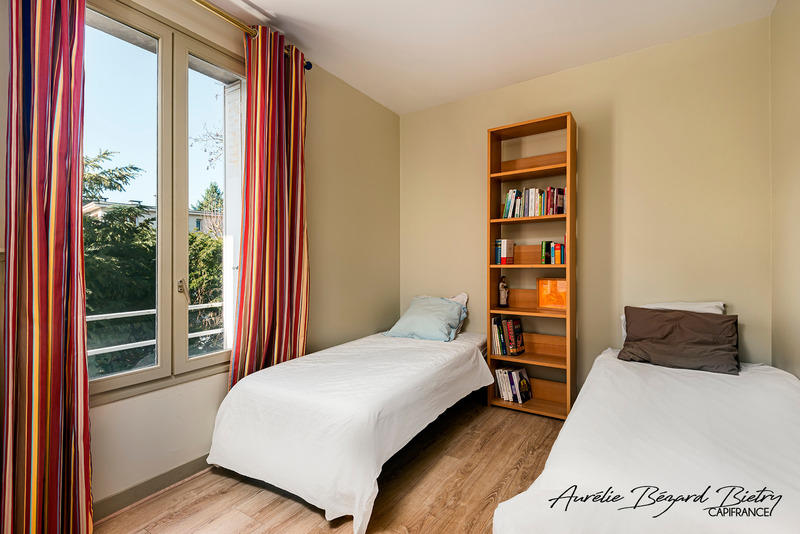 Appartement - 213 m² - 8 pièces