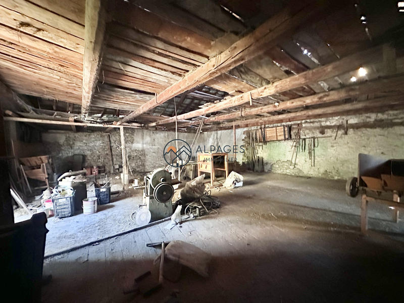 Châlet - 350 m² - 6 pièces