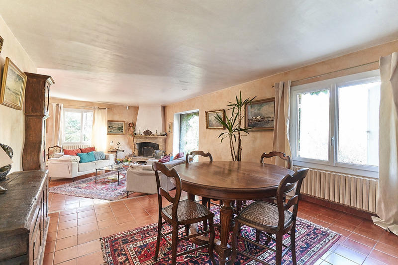 Maison - 181 m² - 6 pièces