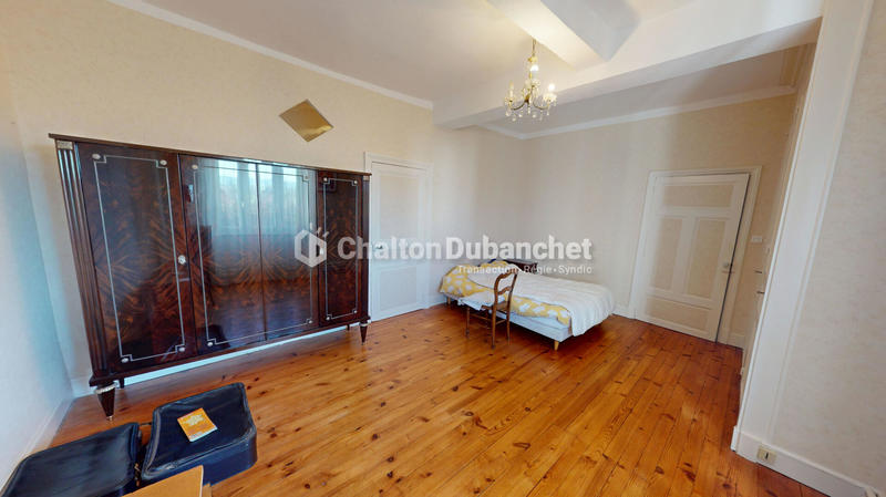 Maison - 280 m² - 9 pièces