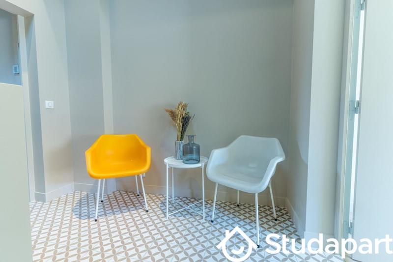 Chambre - 13 m² - 1 pièce