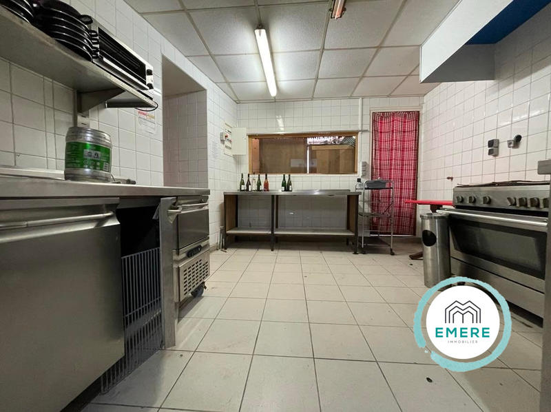 Maison - 350 m² - 9 pièces