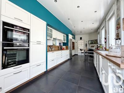 Maison - 295 m² - 6 pièces