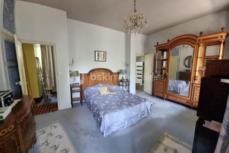 Maison - 214 m² - 7 pièces