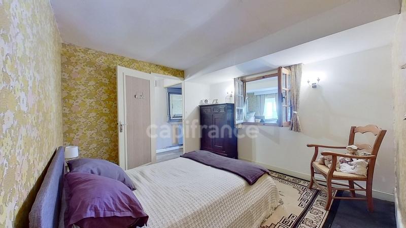 Maison - 248 m² - 8 pièces