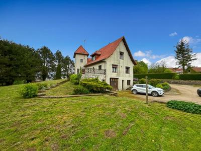 Maison - 215 m² - 6 pièces