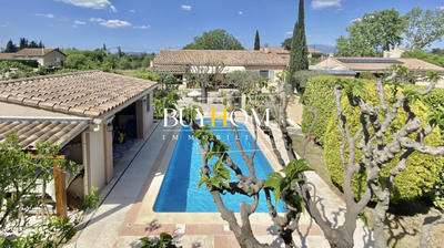 Maison - 220 m² - 9 pièces