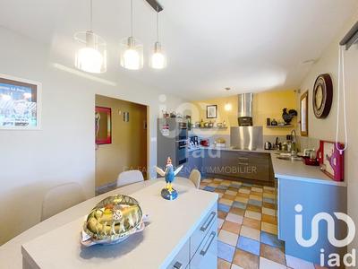 Maison - 242 m² - 9 pièces