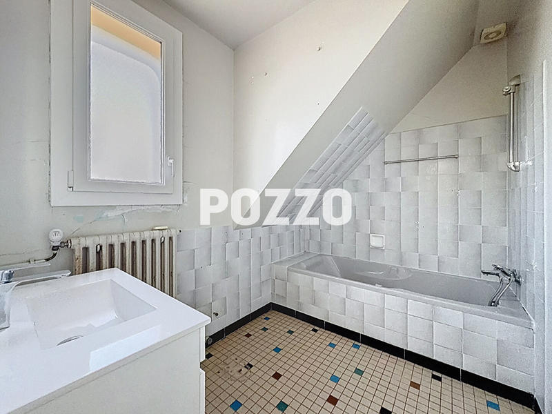 Maison - 96 m² - 5 pièces