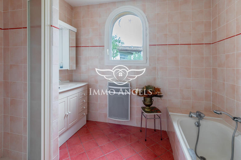 Maison contemporaine - 202 m² - 6 pièces