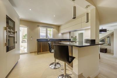 Villa - 196 m² - 6 pièces