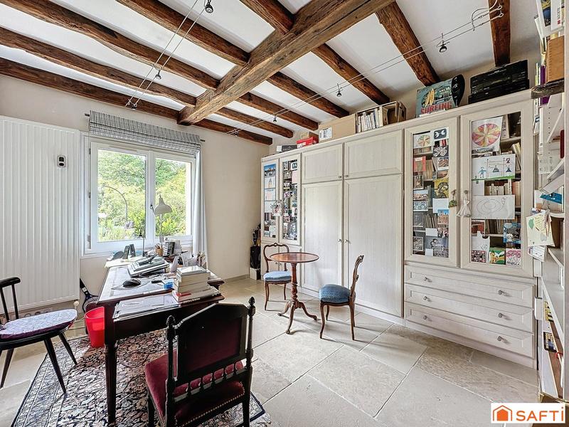 Maison - 210 m² - 7 pièces