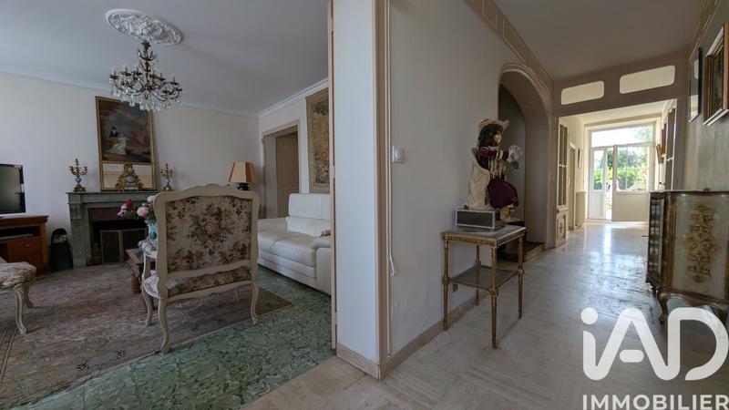 Maison - 250 m² - 9 pièces