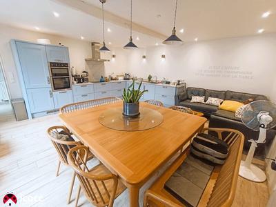 Maison en pierre - 191 m² - 6 pièces