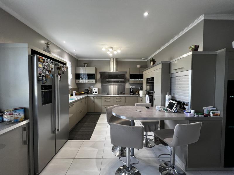 Villa - 168 m² - 7 pièces